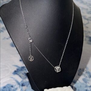 Fashion Silver Crystal Pendant Necklace - Designer Inspired with pouch